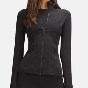 *PRE-OWNED* lululemon Women's Size 4 Define Jacket